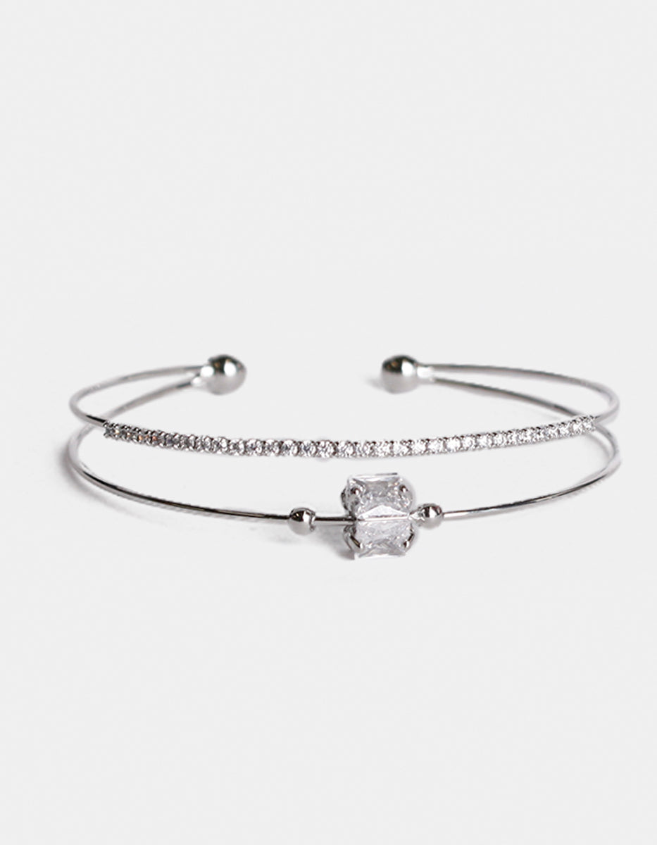 Brazalete de metal noble con Baño de Platino, Doble Hilo con Topacio Blanco Cúbico Central y Topacios Blancos Festive Style