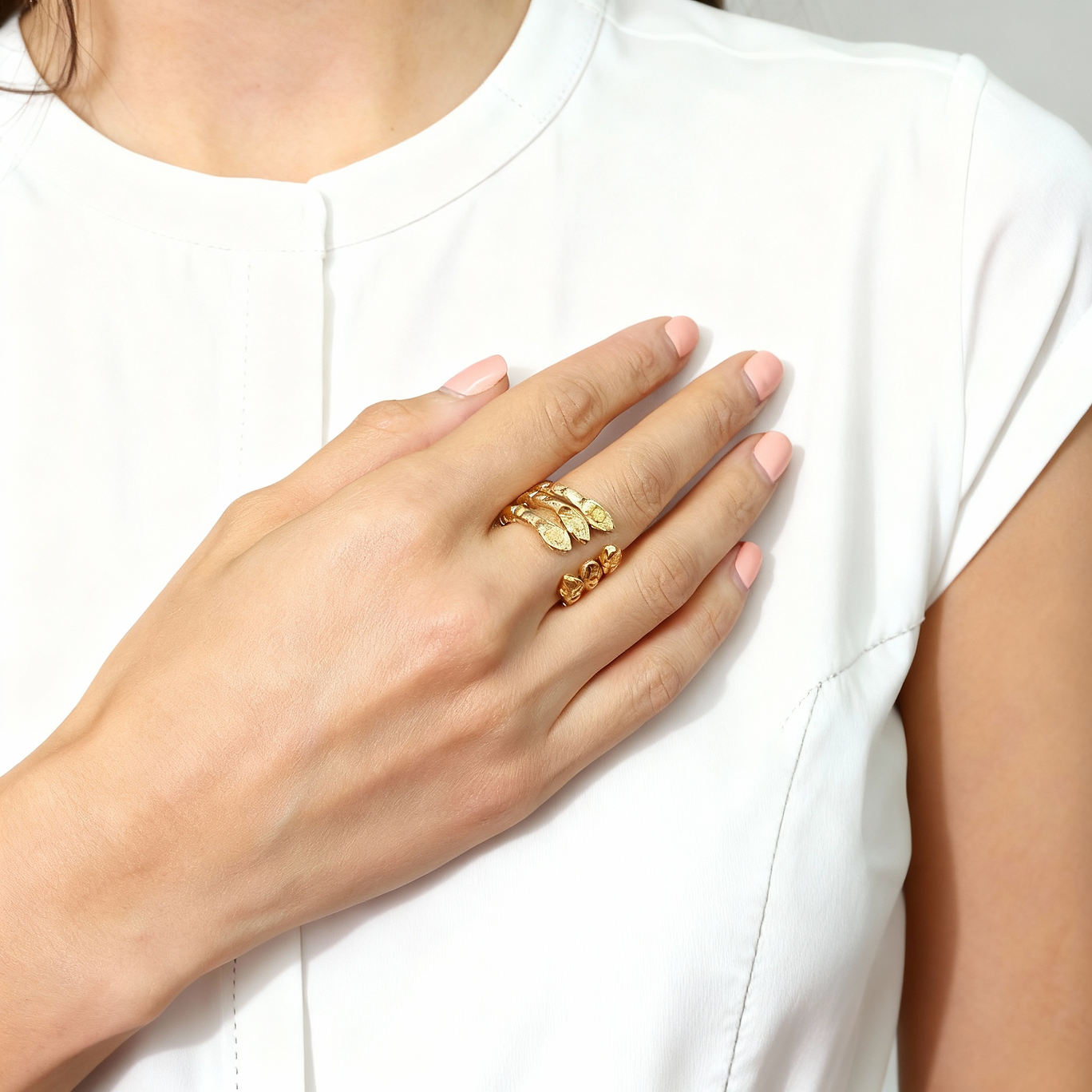 Anillo con forma de serpiente martelinada Poison