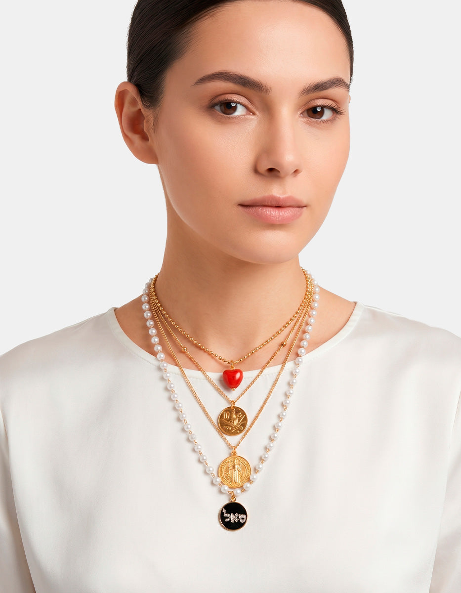 Collar monedas auténticas con dije de corazón y perlas Mabe Memorias
