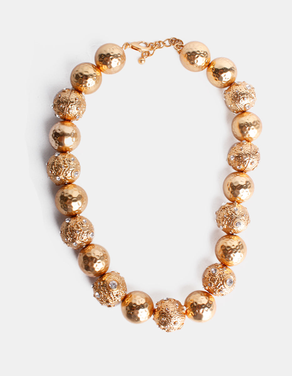 Collar oro laminado 22 kt con bolas martilladas y topacios blanco Golden Chic