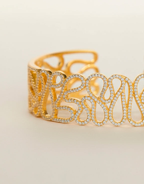 Brazalete delgado & 932 topacios blancos montados corte diamante Infinito Elite