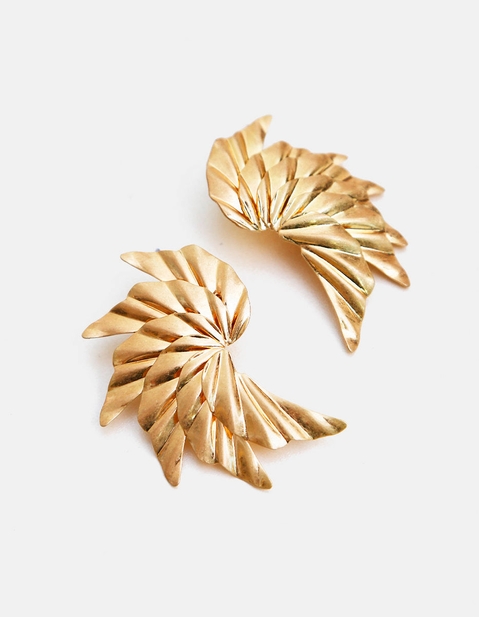 Pendientes oro laminado diseño espiral escultórico