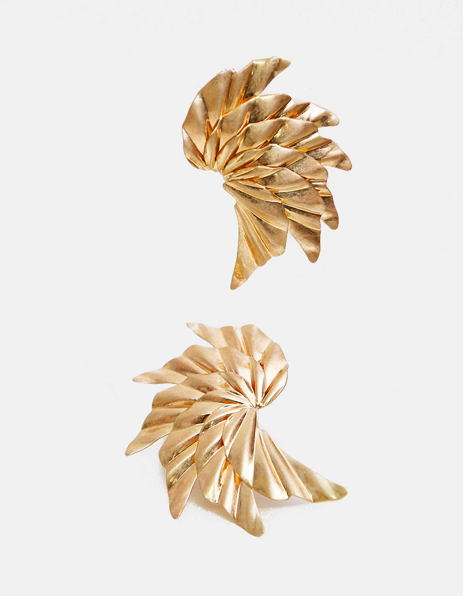 Pendientes oro laminado diseño espiral escultórico