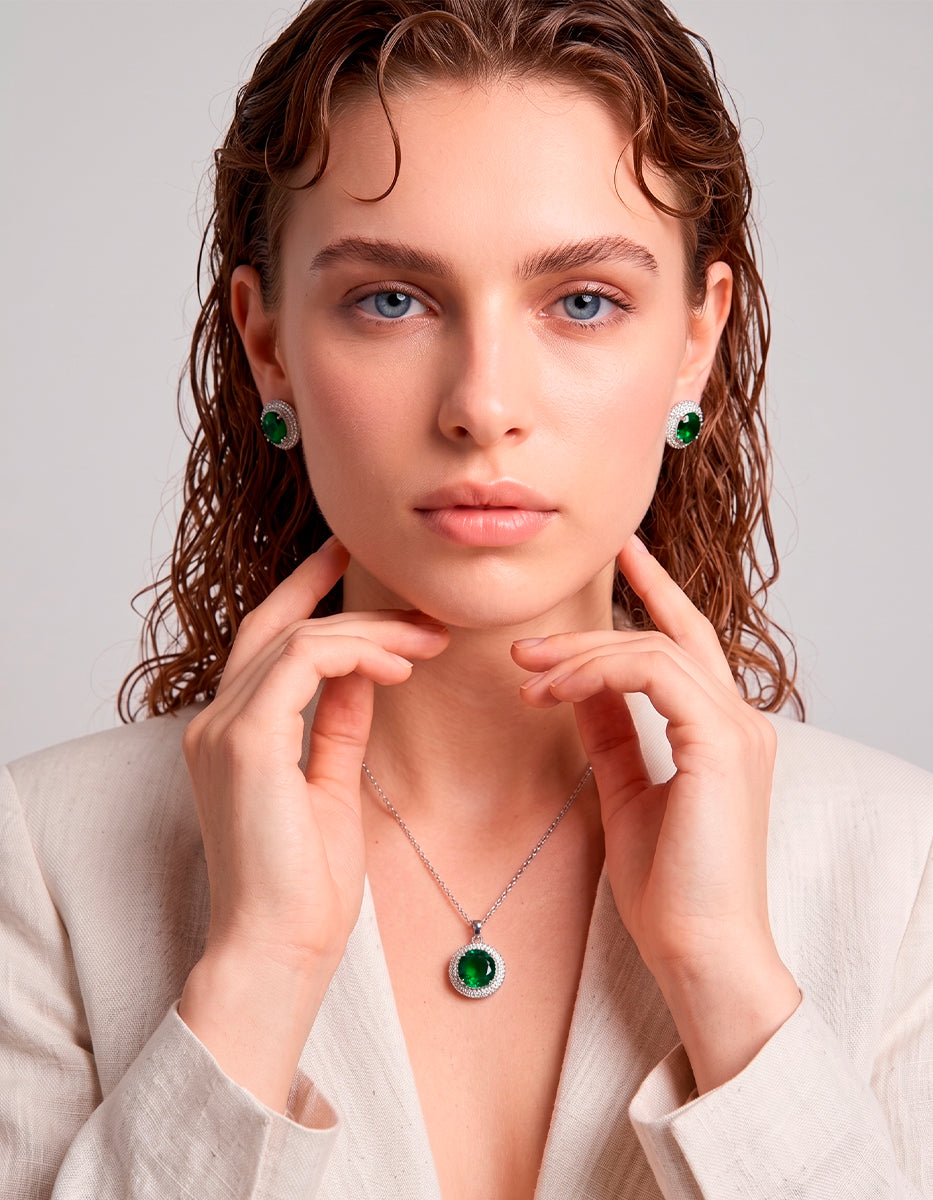 Set de Collar y Pendientes en Metales Nobles bañados en Rodio Blanco con Esmeralda de Bombay Verde