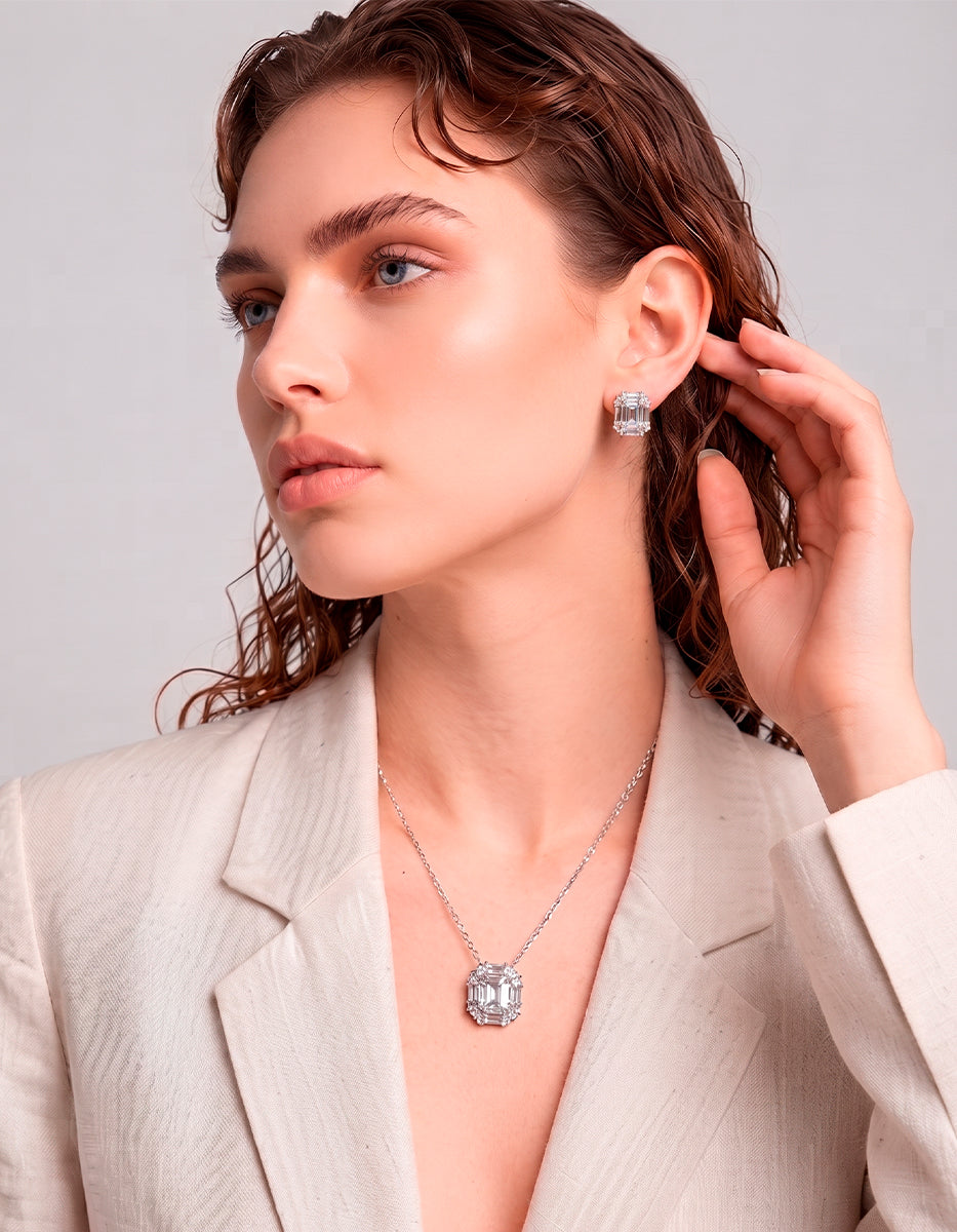 Set de Collar y Pendientes en Metales Nobles bañados en Rodio Blanco con Topacios Blancos
