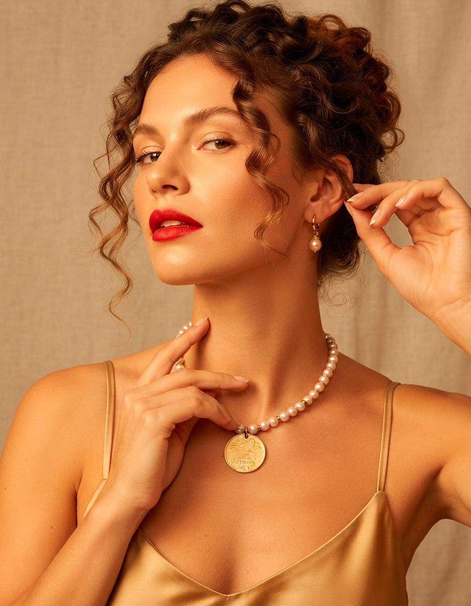 Gargantilla de perlas mabe con moneda y aretes