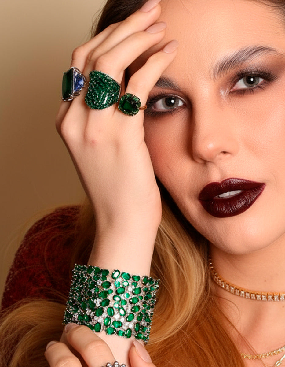 Anillo con esmeralda de bombay Luxury Color