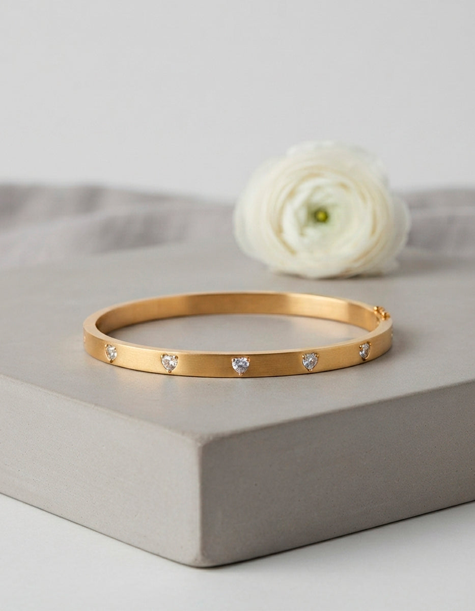 Brazalete elegante adornada con Pavé de  circonitas blancas Puresa