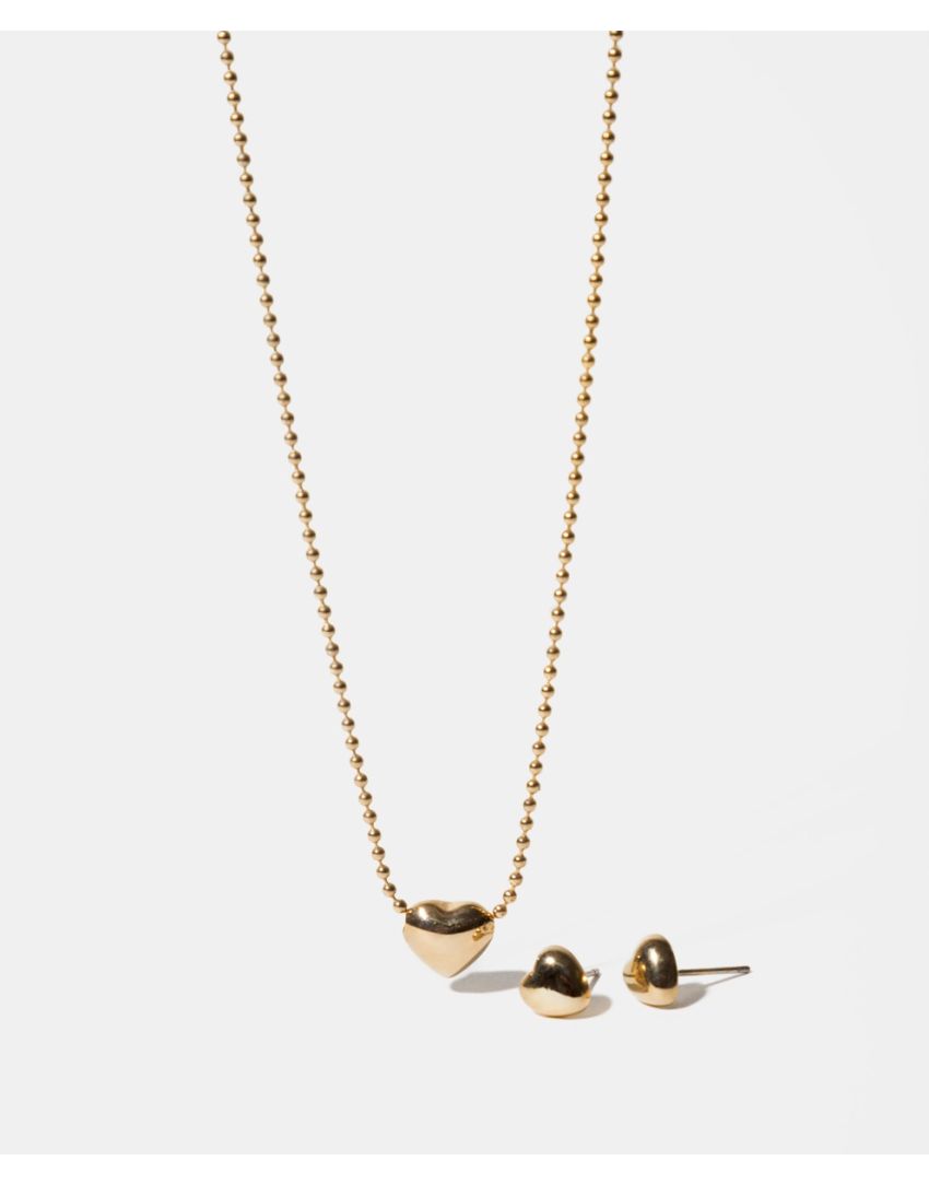 Collar y broqueles con corazón