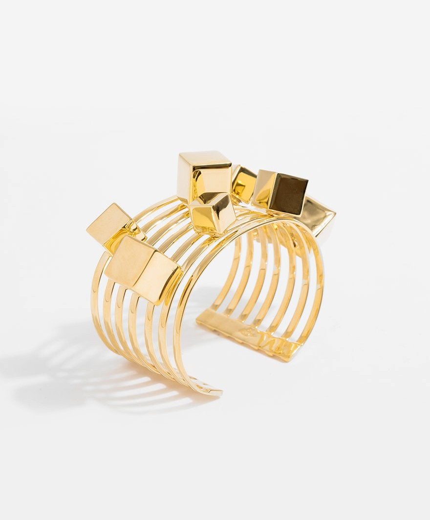 Brazalete dorado con cubos Mexican Geometry