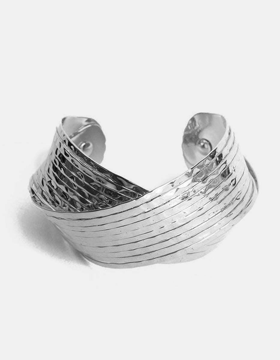 Brazalete cruzado martelinado Calcuta