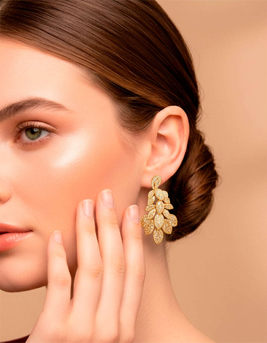 Pendientes  elegante adornada con Pavé de  circonitas blancas Puresa