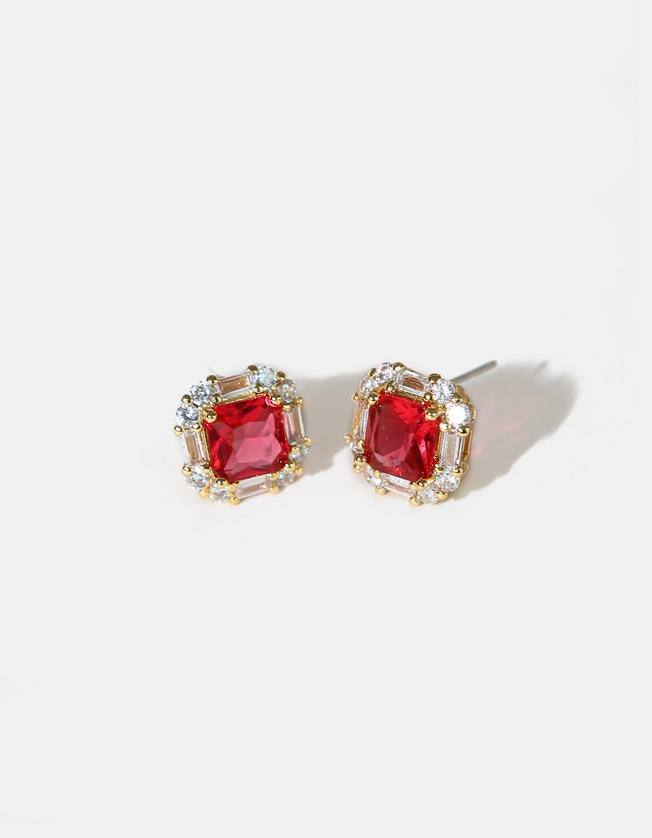 Set de Collar y Pendientes en Metales Nobles bañados en Oro de 18 Kilates con Gema Roja