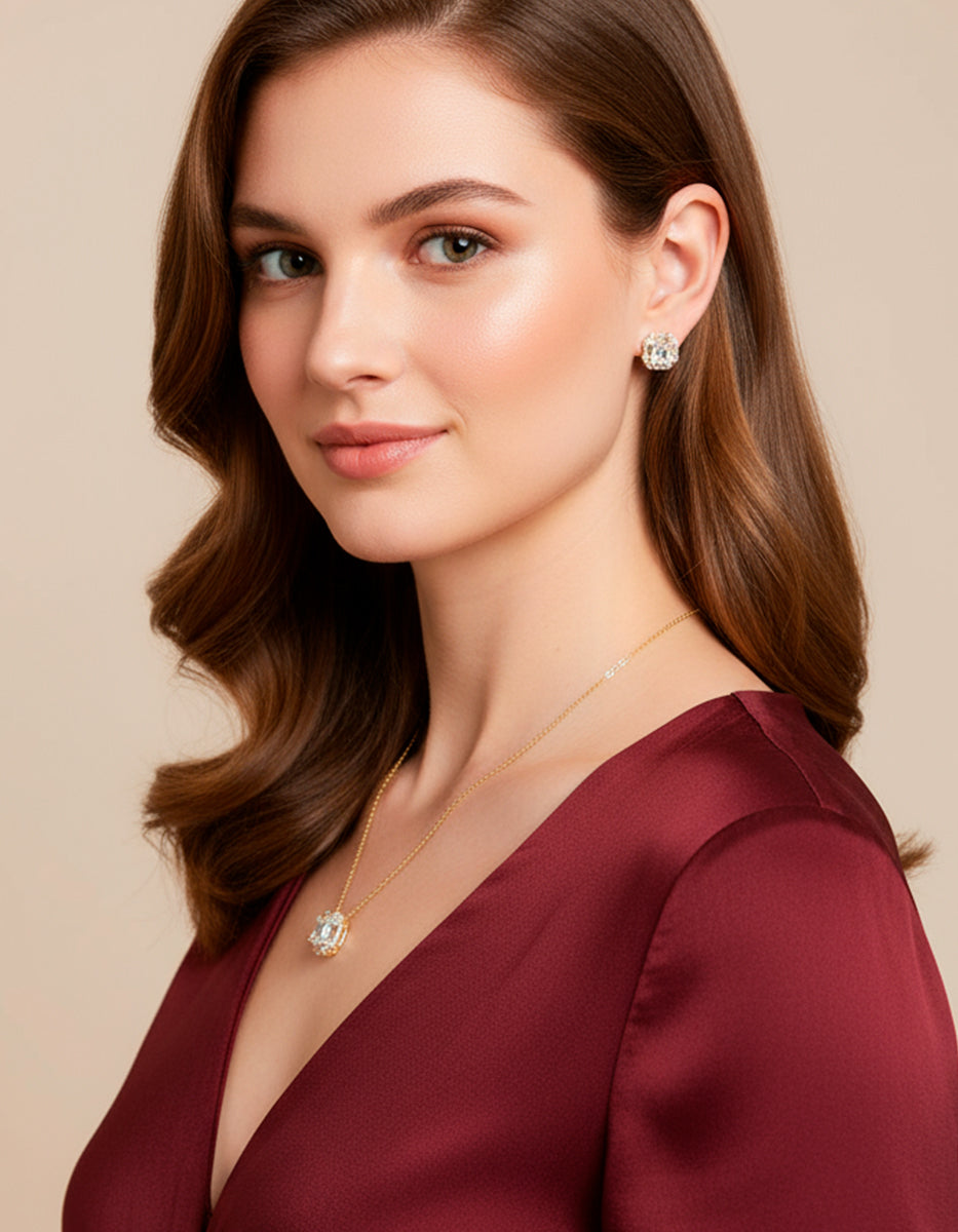 Set de Collar y Pendientes en Plata 925 bañados en Oro de 22 Kilates con Topacios Blancos