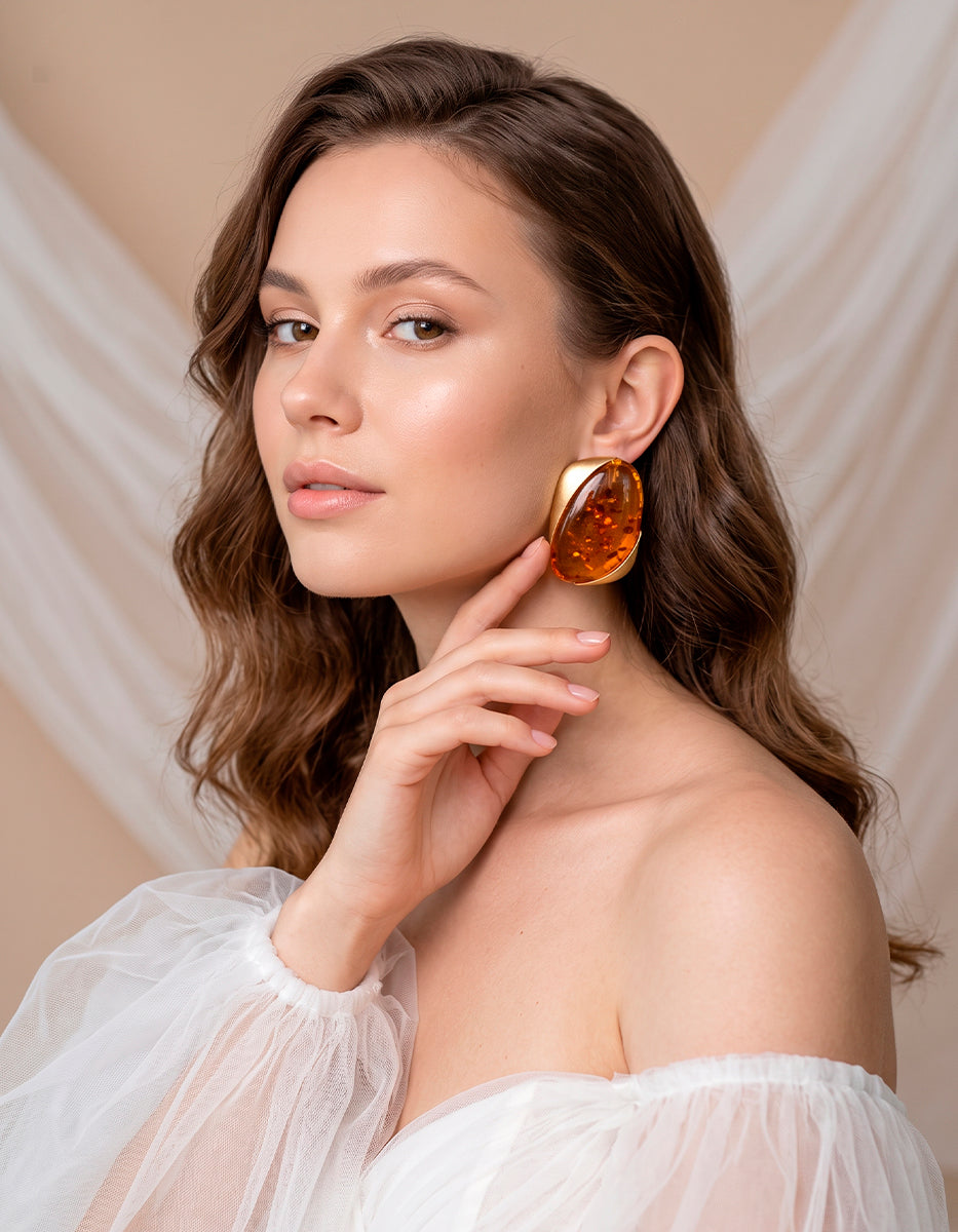 Pendientes oro laminado 22 kt con ámbar rectangular orgánico Golden Chic